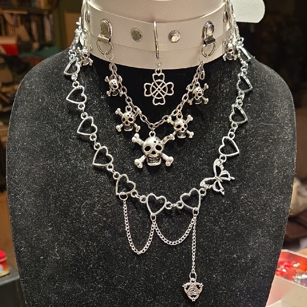 Gothic Silver Skull and Heart Necklace